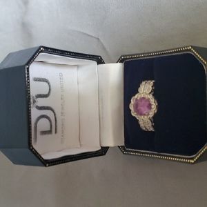 Amethyst and diamond 14 kt white gold ring sz 6